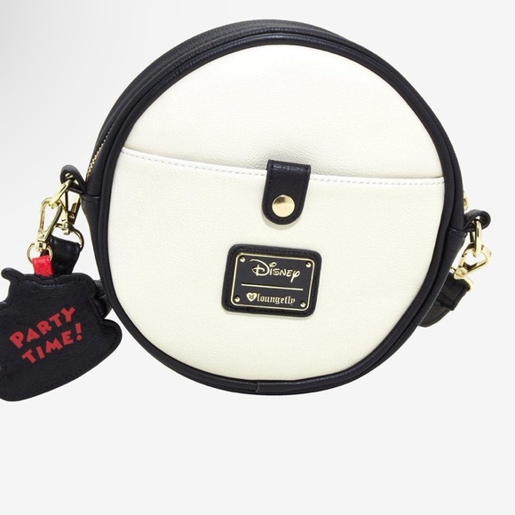 NEW Loungefly Disney Mickey Mouse & Minnie Mouse
Cake Crossbody Bag - Picture 2 of 12